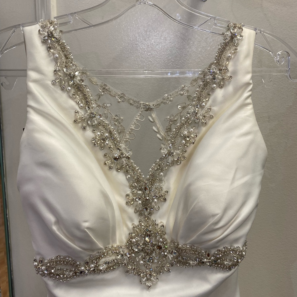 Allure Romance Ivory Wedding Gown Sz 2